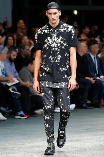 Look 55